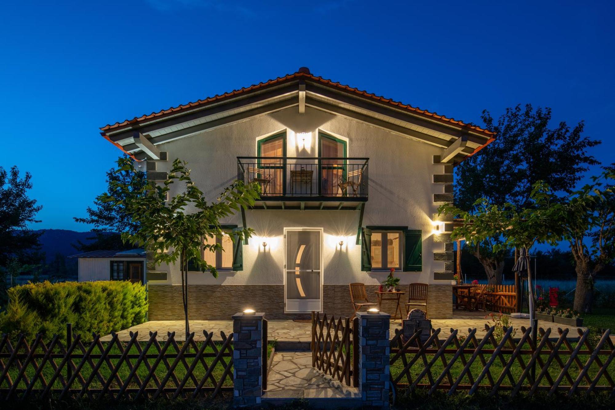 Holiday home Pratsas House