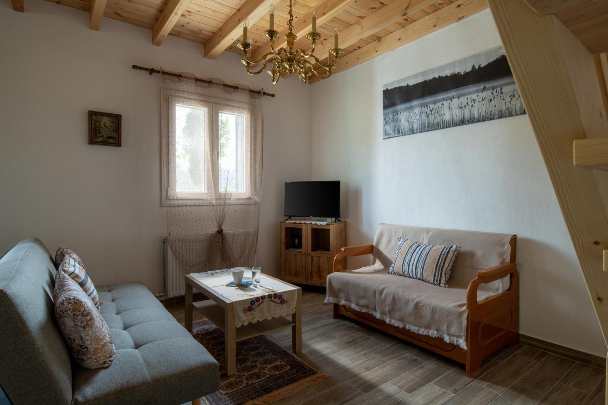 Pratsas House Case de vacanță *