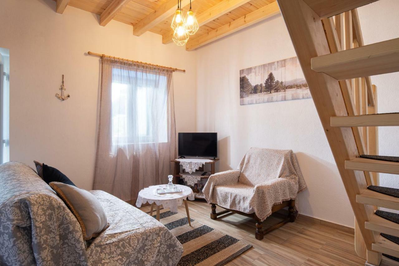 Pratsas House